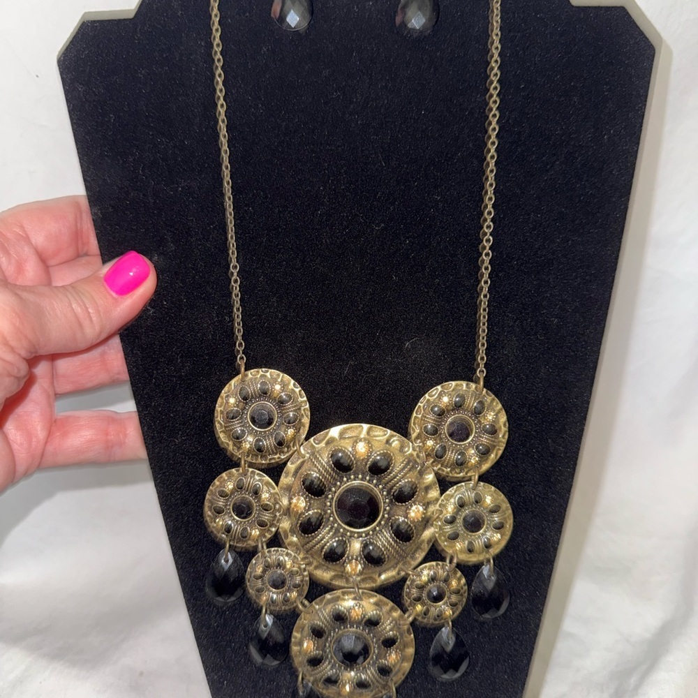 Gold & Black Statement Necklace Elegant Bold Fashion Jewelry